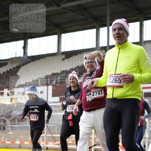 07.12.2025 - St. Pauli X-Mass-Run No. 15 Patografie http://msf.ph/oto/9392101 07.12.2025 10:48:18 Ziel 577, 876, 1265, 1267, 2028, 2232, 2233, 2235, 2239, 2241, 2339, 2501, 2796, 2797, 2803, 3018, 3598, 4229, 4447, 4598 meine-sportfotos.de