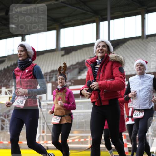 07.12.2025 - St. Pauli X-Mass-Run No. 15 Patografie http://msf.ph/oto/9392105 07.12.2025 10:48:20 Ziel 577, 876, 1265, 1267, 2028, 2232, 2233, 2235, 2239, 2241, 2339, 2501, 2796, 2797, 2803, 3018, 3598, 4229, 4447, 4598 meine-sportfotos.de