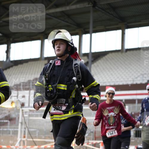07.12.2025 - St. Pauli X-Mass-Run No. 15 Patografie http://msf.ph/oto/9392116 07.12.2025 10:48:29 Ziel 233, 290, 577, 633, 935, 1009, 1087, 1265, 1267, 1515, 1516, 1517, 1521, 2232, 2233, 2235, 2239, 2241, 2796, 2797, 2803, 3017, 3019, 4447, 4598 meine-sportfotos.de