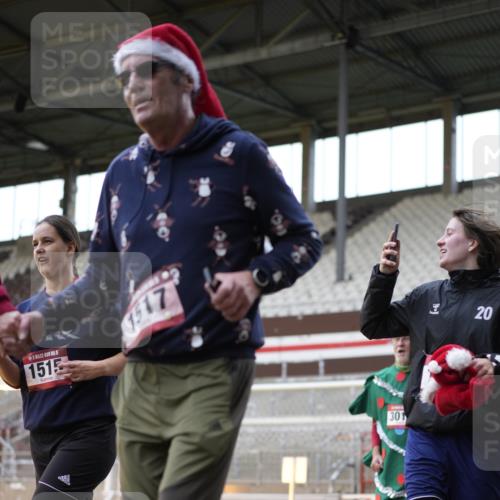 07.12.2025 - St. Pauli X-Mass-Run No. 15 Patografie http://msf.ph/oto/9392121 07.12.2025 10:48:31 Ziel 233, 290, 577, 633, 935, 1009, 1087, 1188, 1189, 1265, 1267, 1515, 1516, 1517, 1521, 2232, 2233, 2235, 2239, 2241, 2796, 2797, 2803, 3017, 3019, 3346, 4447, 4598 meine-sportfotos.de
