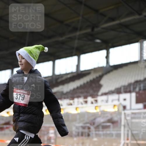 07.12.2025 - St. Pauli X-Mass-Run No. 15 Patografie http://msf.ph/oto/9392145 07.12.2025 10:48:49 Ziel 379, 590, 592, 1009, 1019, 1087, 1188, 1189, 1895, 2268, 2269, 2512, 2515, 3346 meine-sportfotos.de
