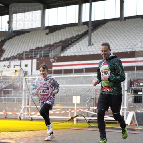 07.12.2025 - St. Pauli X-Mass-Run No. 15 Patografie http://msf.ph/oto/9392167 07.12.2025 10:49:12 Ziel 191, 194, 471, 1155, 1274, 1370, 1372, 1663, 2764, 2765, 2921, 2933, 3366, 3369 meine-sportfotos.de