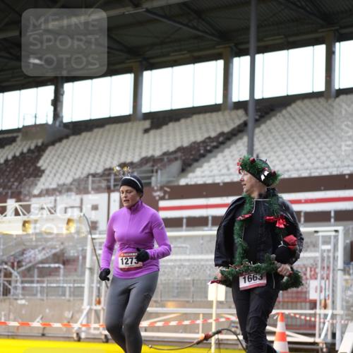 07.12.2025 - St. Pauli X-Mass-Run No. 15 Patografie http://msf.ph/oto/9392173 07.12.2025 10:49:17 Ziel 191, 194, 471, 890, 1273, 1274, 1370, 1372, 1663, 2421, 2764, 2765, 2921, 2933, 3366 meine-sportfotos.de