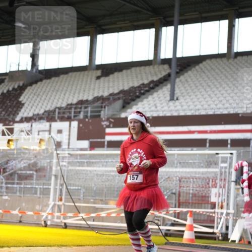 07.12.2025 - St. Pauli X-Mass-Run No. 15 Patografie http://msf.ph/oto/9392187 07.12.2025 10:49:26 Ziel 157, 890, 1179, 1273, 1274, 1663, 2299, 2301, 2421, 2764, 2765 meine-sportfotos.de