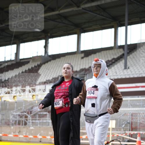 07.12.2025 - St. Pauli X-Mass-Run No. 15 Patografie http://msf.ph/oto/9392219 07.12.2025 10:50:05 Ziel 40, 904, 905, 2575, 4855 meine-sportfotos.de