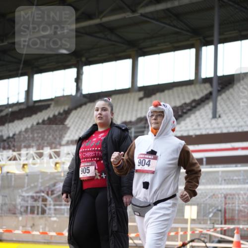07.12.2025 - St. Pauli X-Mass-Run No. 15 Patografie http://msf.ph/oto/9392220 07.12.2025 10:50:05 Ziel 40, 904, 905, 2575, 4855 meine-sportfotos.de