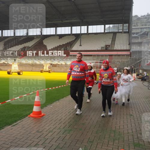 07.12.2025 - St. Pauli X-Mass-Run No. 15 Fabian Wolf http://msf.ph/oto/9392242 07.12.2025 10:09:05 Ziel 19, 786, 1461, 1465, 1570, 1575, 1576, 2126, 3300, 3484, 3891, 3904, 3907, 4066, 4067, 4068, 4113, 4666 meine-sportfotos.de