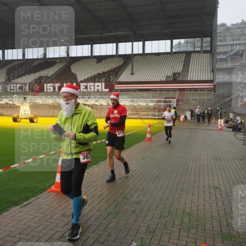 07.12.2025 - St. Pauli X-Mass-Run No. 15 Fabian Wolf http://msf.ph/oto/9392260 07.12.2025 10:09:10 Ziel 19, 1461, 1465, 1570, 1575, 1576, 2126, 3300, 3891, 4066, 4067, 4068, 4113, 4666 meine-sportfotos.de