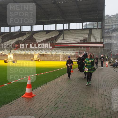 07.12.2025 - St. Pauli X-Mass-Run No. 15 Fabian Wolf http://msf.ph/oto/9392344 07.12.2025 10:09:57 Ziel 989, 1026, 1256, 1257, 1678, 2502, 2504, 2560, 3245, 3246, 3410, 3411 meine-sportfotos.de