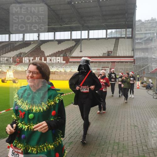 07.12.2025 - St. Pauli X-Mass-Run No. 15 Fabian Wolf http://msf.ph/oto/9392354 07.12.2025 10:09:59 Ziel 989, 1026, 1256, 1257, 1678, 2502, 2504, 2560, 3245, 3246, 3410, 3411 meine-sportfotos.de