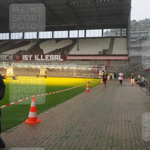 07.12.2025 - St. Pauli X-Mass-Run No. 15 Fabian Wolf http://msf.ph/oto/9392442 07.12.2025 10:10:41 Ziel 550, 964, 1571, 1768, 4885 meine-sportfotos.de