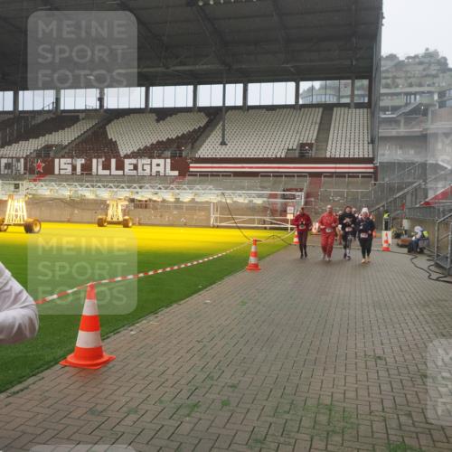 07.12.2025 - St. Pauli X-Mass-Run No. 15 Fabian Wolf http://msf.ph/oto/9392472 07.12.2025 10:10:55 Ziel 57, 979, 983, 1148, 1149, 1150, 1426, 1768, 1929, 1935, 2530, 4885 meine-sportfotos.de