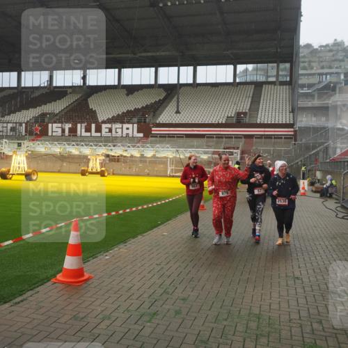07.12.2025 - St. Pauli X-Mass-Run No. 15 Fabian Wolf http://msf.ph/oto/9392481 07.12.2025 10:10:58 Ziel 57, 979, 983, 1148, 1149, 1150, 1426, 1768, 1929, 1935, 2530, 4885 meine-sportfotos.de