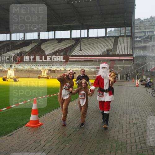 07.12.2025 - St. Pauli X-Mass-Run No. 15 Fabian Wolf http://msf.ph/oto/9392506 07.12.2025 10:11:04 Ziel 57, 979, 983, 1148, 1149, 1150, 1426, 1929, 1935, 2530 meine-sportfotos.de