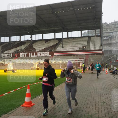 07.12.2025 - St. Pauli X-Mass-Run No. 15 Fabian Wolf http://msf.ph/oto/9392531 07.12.2025 10:11:18 Ziel 1969, 3354, 3815, 4499, 4525, 4659, 4661 meine-sportfotos.de