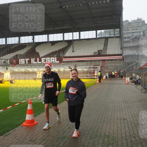 07.12.2025 - St. Pauli X-Mass-Run No. 15 Fabian Wolf http://msf.ph/oto/9392683 07.12.2025 10:12:13 Ziel 756, 1389, 1526, 1833, 2177, 3870, 4658 meine-sportfotos.de