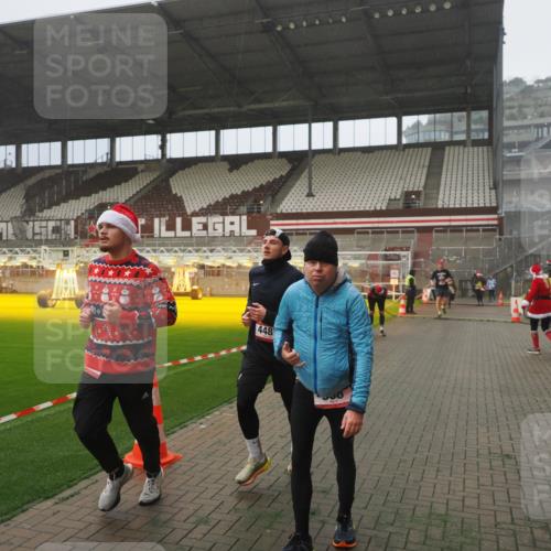 07.12.2025 - St. Pauli X-Mass-Run No. 15 Fabian Wolf http://msf.ph/oto/9392764 07.12.2025 10:12:57 Ziel 9, 18, 80, 938, 1397, 2687, 3040, 3551, 3557, 4487 meine-sportfotos.de
