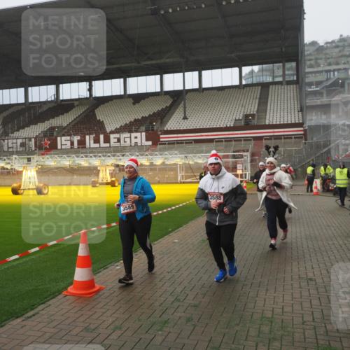 07.12.2025 - St. Pauli X-Mass-Run No. 15 Fabian Wolf http://msf.ph/oto/9392805 07.12.2025 10:13:14 Ziel 1044, 1126, 1397, 1733, 2711, 2712, 3588, 3589, 4081, 4082, 4083, 4664 meine-sportfotos.de
