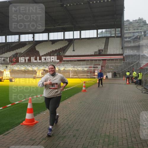 07.12.2025 - St. Pauli X-Mass-Run No. 15 Fabian Wolf http://msf.ph/oto/9392859 07.12.2025 10:13:40 Ziel 88, 970, 1699, 2905 meine-sportfotos.de
