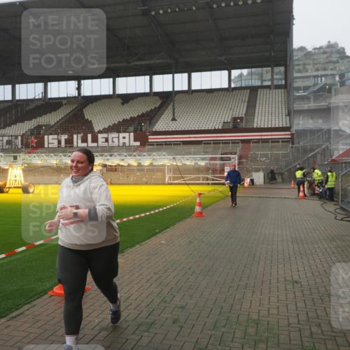 07.12.2025 - St. Pauli X-Mass-Run No. 15 Fabian Wolf http://msf.ph/oto/9392861 07.12.2025 10:13:40 Ziel 88, 970, 1699, 2905 meine-sportfotos.de