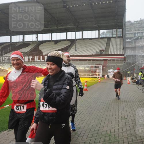 07.12.2025 - St. Pauli X-Mass-Run No. 15 Fabian Wolf http://msf.ph/oto/9392973 07.12.2025 10:14:46 Ziel 2564, 2617, 2864, 3481, 3565, 4508 meine-sportfotos.de