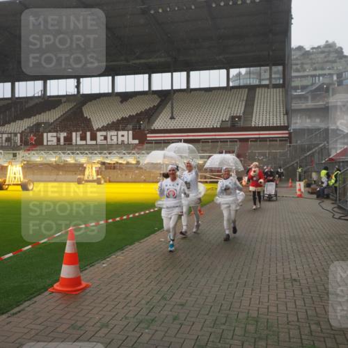 07.12.2025 - St. Pauli X-Mass-Run No. 15 Fabian Wolf http://msf.ph/oto/9393002 07.12.2025 10:14:55 Ziel 762, 1363, 1867, 1869, 1873, 2891, 3481, 4001, 4004 meine-sportfotos.de