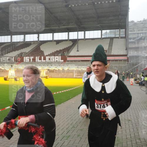 07.12.2025 - St. Pauli X-Mass-Run No. 15 Fabian Wolf http://msf.ph/oto/9393035 07.12.2025 10:15:04 Ziel 308, 762, 1363, 1867, 1869, 1873, 2666, 2667, 2668, 2883, 2891, 3741, 4001, 4004 meine-sportfotos.de