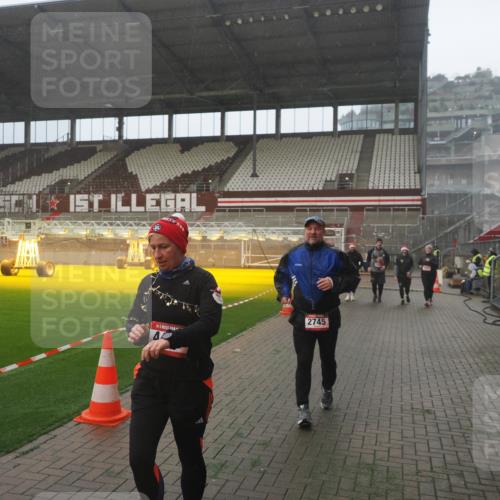 07.12.2025 - St. Pauli X-Mass-Run No. 15 Fabian Wolf http://msf.ph/oto/9393120 07.12.2025 10:15:41 Ziel 2641, 2645, 2652, 2658, 2659, 2745, 3053, 4455 meine-sportfotos.de