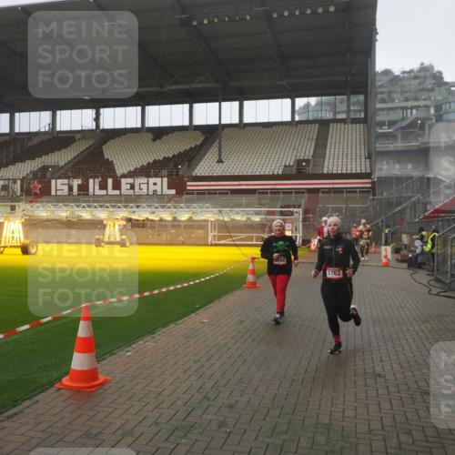 07.12.2025 - St. Pauli X-Mass-Run No. 15 Fabian Wolf http://msf.ph/oto/9393248 07.12.2025 10:17:03 Ziel 1620, 1762, 1989, 1997, 2694, 3229, 3987, 4356, 4359, 4769 meine-sportfotos.de