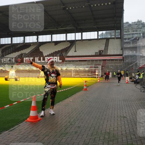 07.12.2025 - St. Pauli X-Mass-Run No. 15 Fabian Wolf http://msf.ph/oto/9393332 07.12.2025 10:17:42 Ziel 1161, 1162, 1963, 2663, 2725, 2952, 3804, 4127 meine-sportfotos.de