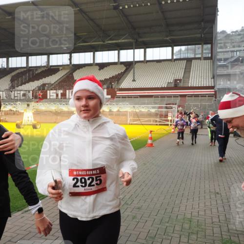 07.12.2025 - St. Pauli X-Mass-Run No. 15 Fabian Wolf http://msf.ph/oto/9393465 07.12.2025 10:18:41 Ziel 243, 264, 269, 721, 1034, 1607, 1671, 2631, 2925, 3520, 3862, 4521, 4522, 4524, 4540, 4547 meine-sportfotos.de