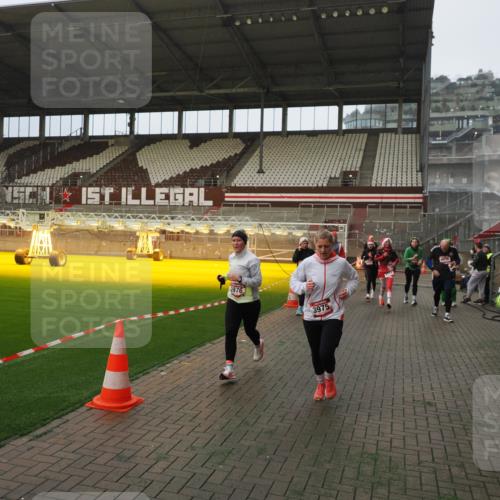 07.12.2025 - St. Pauli X-Mass-Run No. 15 Fabian Wolf http://msf.ph/oto/9393524 07.12.2025 10:19:03 Ziel 2152, 3455, 3724, 3975, 3976, 4330, 4331, 4436, 4437, 4438, 4473, 4475, 4498 meine-sportfotos.de