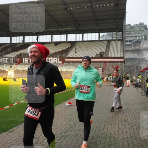 07.12.2025 - St. Pauli X-Mass-Run No. 15 Fabian Wolf http://msf.ph/oto/9393705 07.12.2025 10:20:15 Ziel 459, 1364, 1553, 1903, 2238, 2751, 2855, 3846, 3871, 4042, 4071, 4503, 4523 meine-sportfotos.de