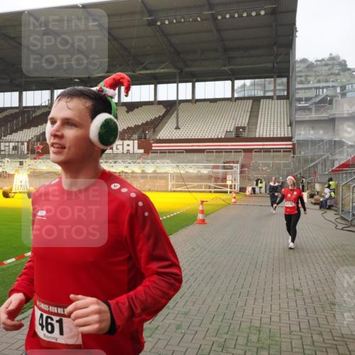07.12.2025 - St. Pauli X-Mass-Run No. 15 Fabian Wolf http://msf.ph/oto/9393753 07.12.2025 10:20:31 Ziel 447, 452, 461, 478, 2187, 3473, 3832, 4116, 4490, 4523 meine-sportfotos.de