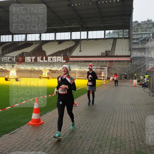 07.12.2025 - St. Pauli X-Mass-Run No. 15 Fabian Wolf http://msf.ph/oto/9393779 07.12.2025 10:20:42 Ziel 392, 461, 478, 1016, 1076, 1466, 2187, 4490, 4517 meine-sportfotos.de