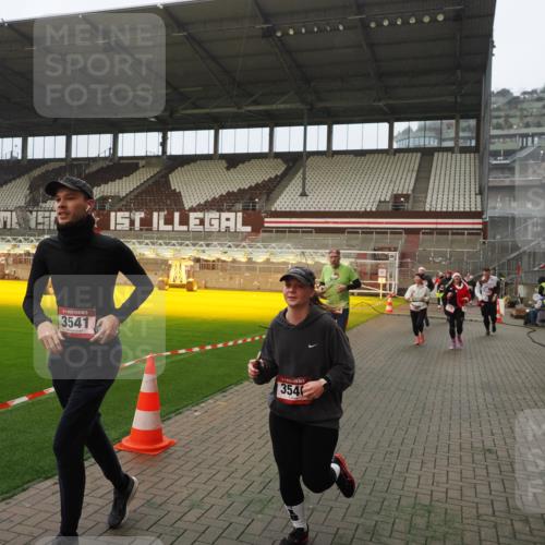 07.12.2025 - St. Pauli X-Mass-Run No. 15 Fabian Wolf http://msf.ph/oto/9393871 07.12.2025 10:21:25 Ziel 149, 270, 1326, 2173, 2927, 3062, 3091, 3384, 3540, 3541, 3848, 3849, 3984, 3988, 4117 meine-sportfotos.de