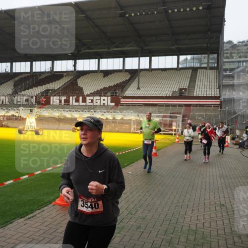 07.12.2025 - St. Pauli X-Mass-Run No. 15 Fabian Wolf http://msf.ph/oto/9393873 07.12.2025 10:21:26 Ziel 149, 270, 1326, 2173, 2927, 3062, 3091, 3384, 3540, 3541, 3848, 3849, 3988, 4117, 4169, 4170 meine-sportfotos.de