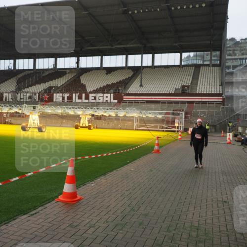 07.12.2025 - St. Pauli X-Mass-Run No. 15 Fabian Wolf http://msf.ph/oto/9393913 07.12.2025 10:21:38 Ziel 149, 270, 2927, 2997, 3091, 3988, 4158, 4169, 4170 meine-sportfotos.de