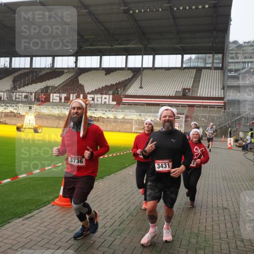 07.12.2025 - St. Pauli X-Mass-Run No. 15 Fabian Wolf http://msf.ph/oto/9393977 07.12.2025 10:22:13 Ziel 1371, 1488, 2817, 2818, 2819, 3431, 3736, 3999, 4000, 4415, 4774 meine-sportfotos.de