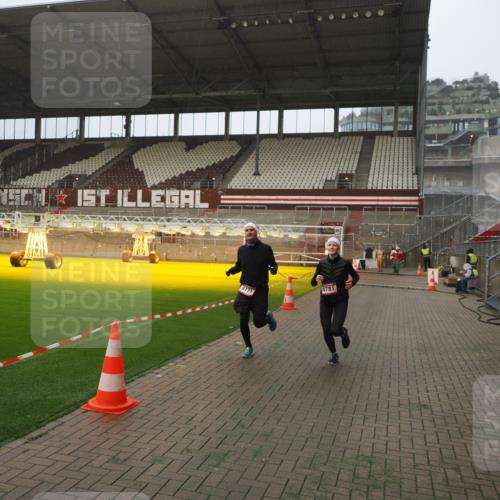 07.12.2025 - St. Pauli X-Mass-Run No. 15 Fabian Wolf http://msf.ph/oto/9393997 07.12.2025 10:22:24 Ziel 2184, 2817, 2818, 2819, 3431, 3736, 4771, 4774, 4781 meine-sportfotos.de