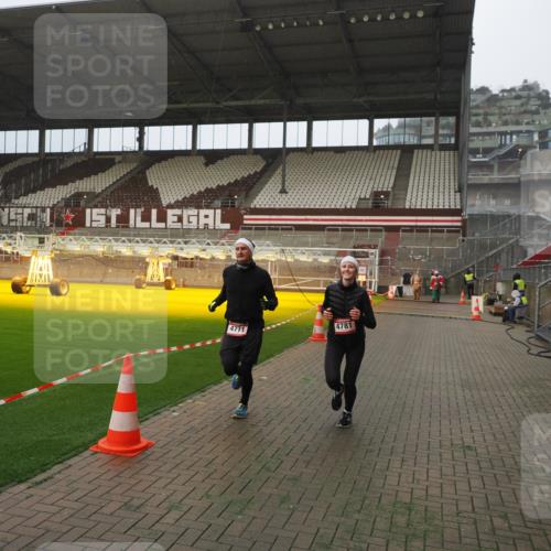 07.12.2025 - St. Pauli X-Mass-Run No. 15 Fabian Wolf http://msf.ph/oto/9393999 07.12.2025 10:22:24 Ziel 2184, 2817, 2818, 2819, 3431, 3736, 4771, 4774, 4781 meine-sportfotos.de