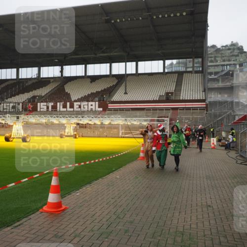 07.12.2025 - St. Pauli X-Mass-Run No. 15 Fabian Wolf http://msf.ph/oto/9394010 07.12.2025 10:22:40 Ziel 715, 739, 1636, 4419, 4509, 4539 meine-sportfotos.de