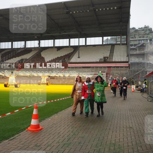 07.12.2025 - St. Pauli X-Mass-Run No. 15 Fabian Wolf http://msf.ph/oto/9394022 07.12.2025 10:22:43 Ziel 715, 739, 794, 1636, 4407, 4411, 4419, 4509, 4539 meine-sportfotos.de