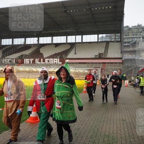 07.12.2025 - St. Pauli X-Mass-Run No. 15 Fabian Wolf http://msf.ph/oto/9394035 07.12.2025 10:22:45 Ziel 715, 739, 794, 1636, 3780, 4287, 4407, 4411, 4419, 4509, 4539 meine-sportfotos.de