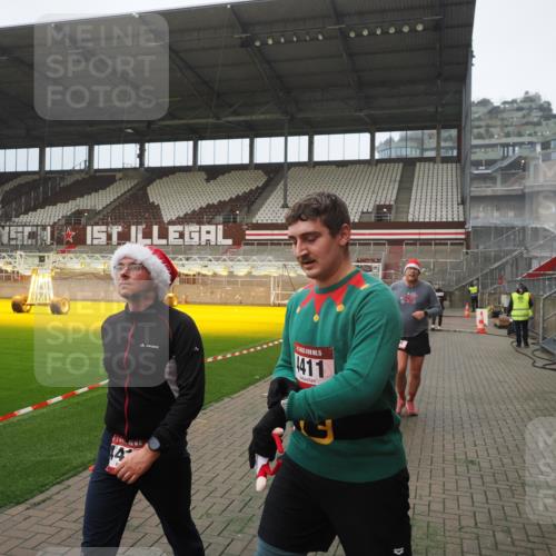 07.12.2025 - St. Pauli X-Mass-Run No. 15 Fabian Wolf http://msf.ph/oto/9394055 07.12.2025 10:22:50 Ziel 794, 3780, 4287, 4407, 4411, 4419, 4509, 4539 meine-sportfotos.de