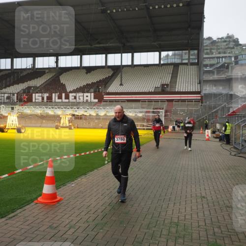 07.12.2025 - St. Pauli X-Mass-Run No. 15 Fabian Wolf http://msf.ph/oto/9394073 07.12.2025 10:22:56 Ziel 794, 2638, 3780, 4287, 4407, 4411, 4419, 4509, 4539 meine-sportfotos.de
