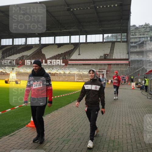 07.12.2025 - St. Pauli X-Mass-Run No. 15 Fabian Wolf http://msf.ph/oto/9394089 07.12.2025 10:23:03 Ziel 1996, 2123, 2304, 2638, 3780, 4287 meine-sportfotos.de