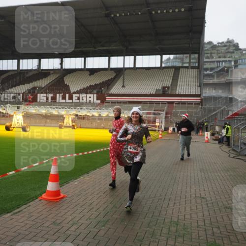 07.12.2025 - St. Pauli X-Mass-Run No. 15 Fabian Wolf http://msf.ph/oto/9394127 07.12.2025 10:23:23 Ziel 2508, 2511, 3052, 3078, 3079, 4005, 4141, 4458 meine-sportfotos.de