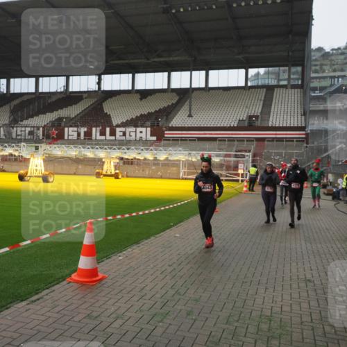 07.12.2025 - St. Pauli X-Mass-Run No. 15 Fabian Wolf http://msf.ph/oto/9394170 07.12.2025 10:23:47 Ziel 638, 1104, 2603, 2634, 3539, 3644, 3649, 3887, 3890, 4043, 4139, 4144, 4377, 4378 meine-sportfotos.de