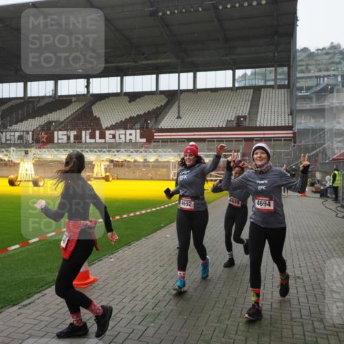 07.12.2025 - St. Pauli X-Mass-Run No. 15 Fabian Wolf http://msf.ph/oto/9394263 07.12.2025 10:24:20 Ziel 712, 897, 4040, 4122, 4140, 4689, 4692, 4694 meine-sportfotos.de